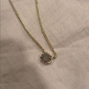 Kendra Scott necklace